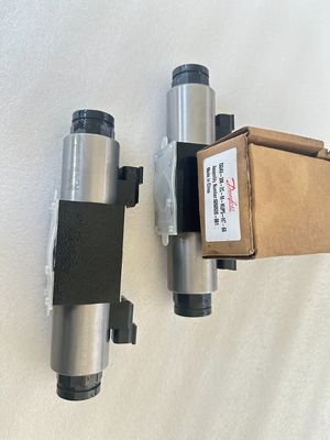 Industrial Dg4V Hydraulic Solenoid Directional Valve with Carbon Steel material