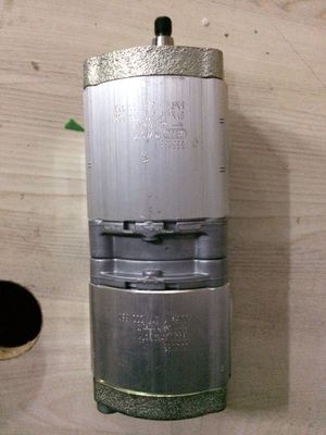 Shimadzu Hydraulic Gear Pump 4255303 9218004 for Excavator Ex100-2 Ex120-2 Ex200-2
